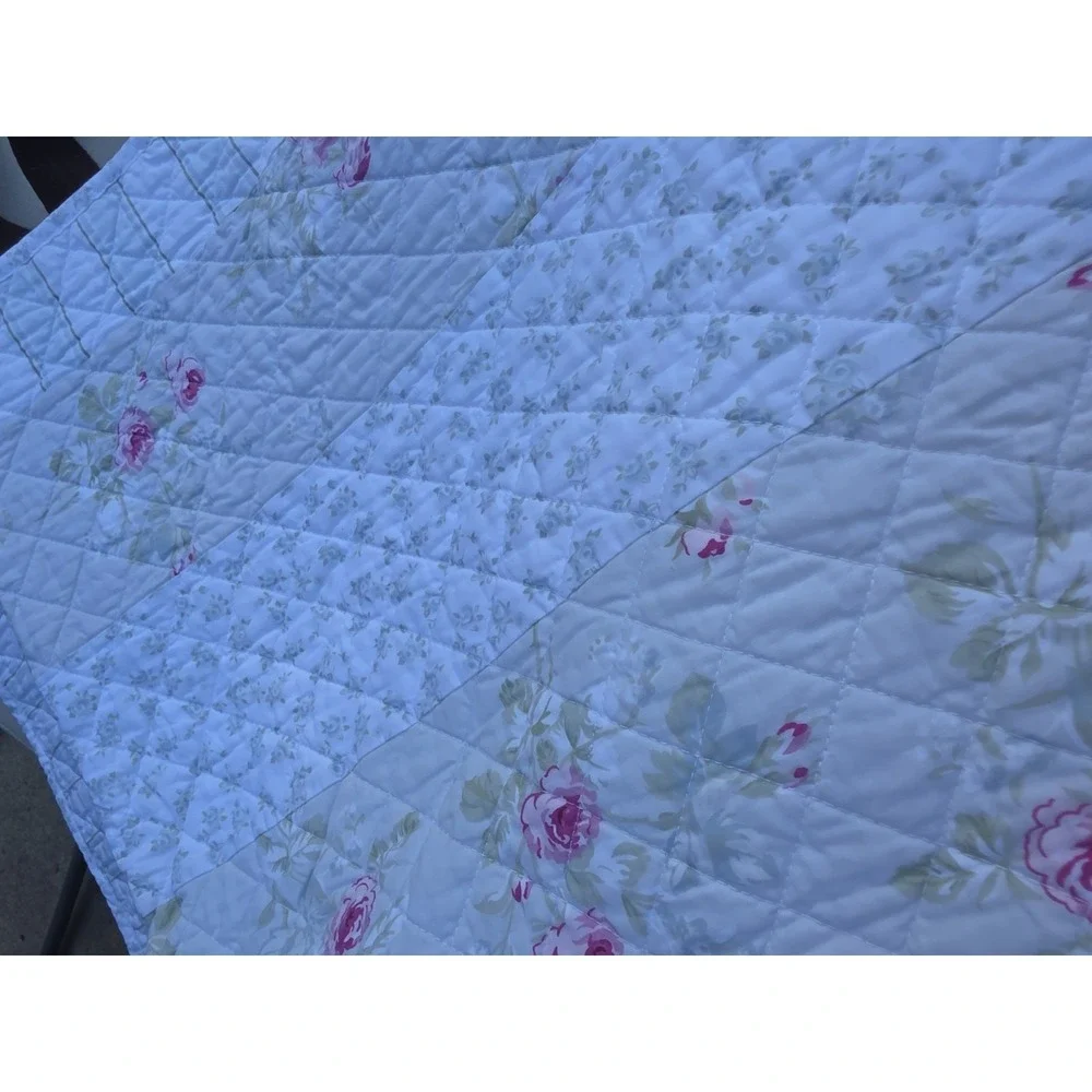 Simply Shabby Chic Queen Quilt Patchwork Roses/Stripes 100% Cotton EUC
